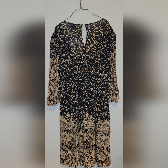 Suzanne Betro Dress - Picture 2 of 6